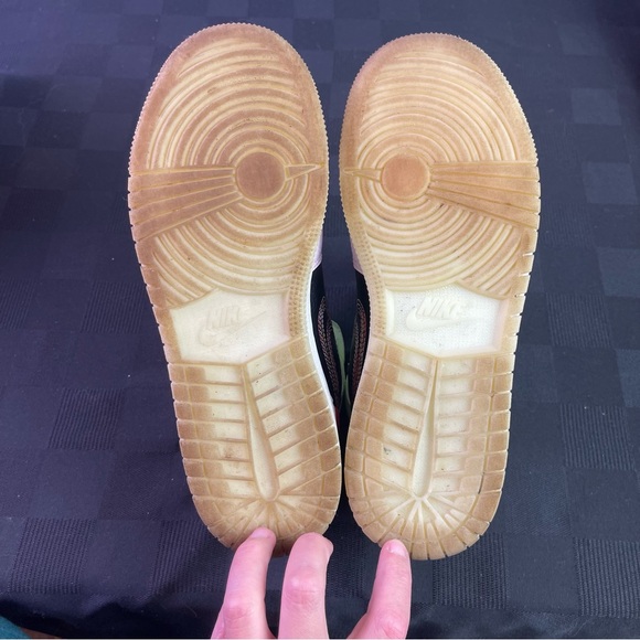 Nike Air Jordan 1 Mid Black Glow in the Dark Youth Size 5.5 - Picture 7 of 9